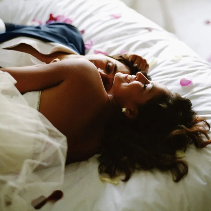 8935 honeymoon night video dinner