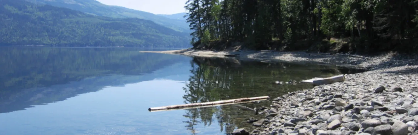 8936 honeymoon bay lake cowichan dining