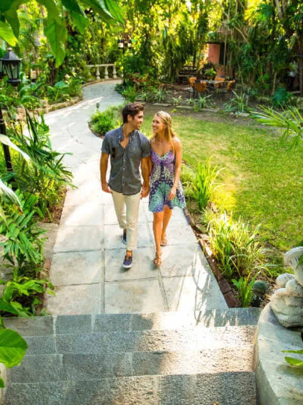 9002 nassau sunset cruise