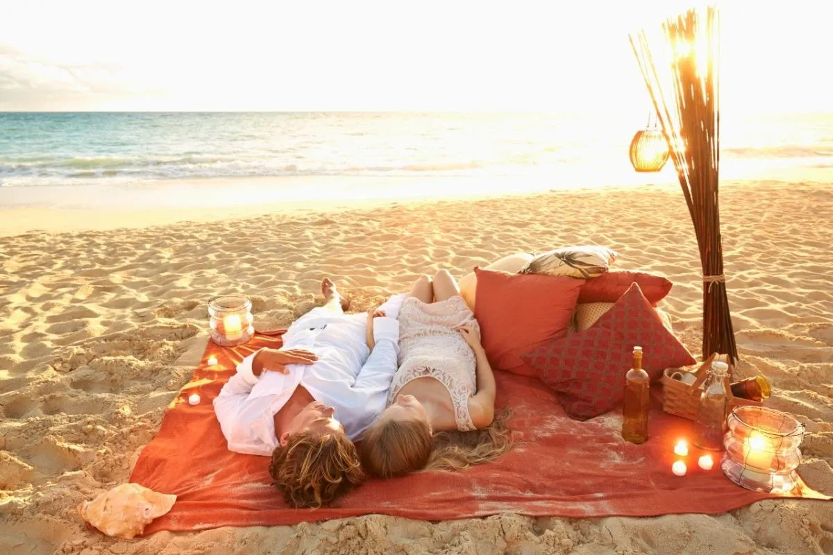 9010 nc beach honeymoon packing essentials