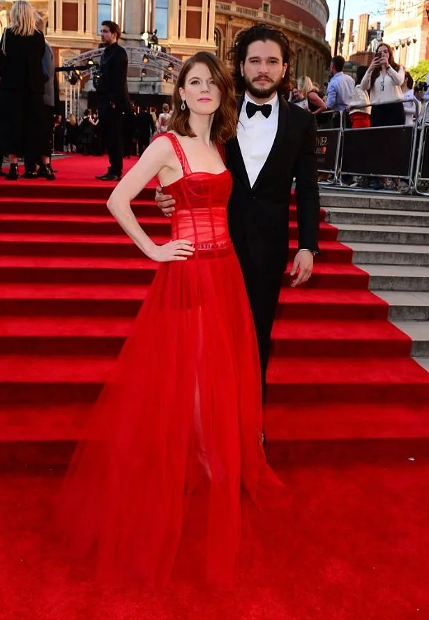 9023 kit harington honeymoon italy