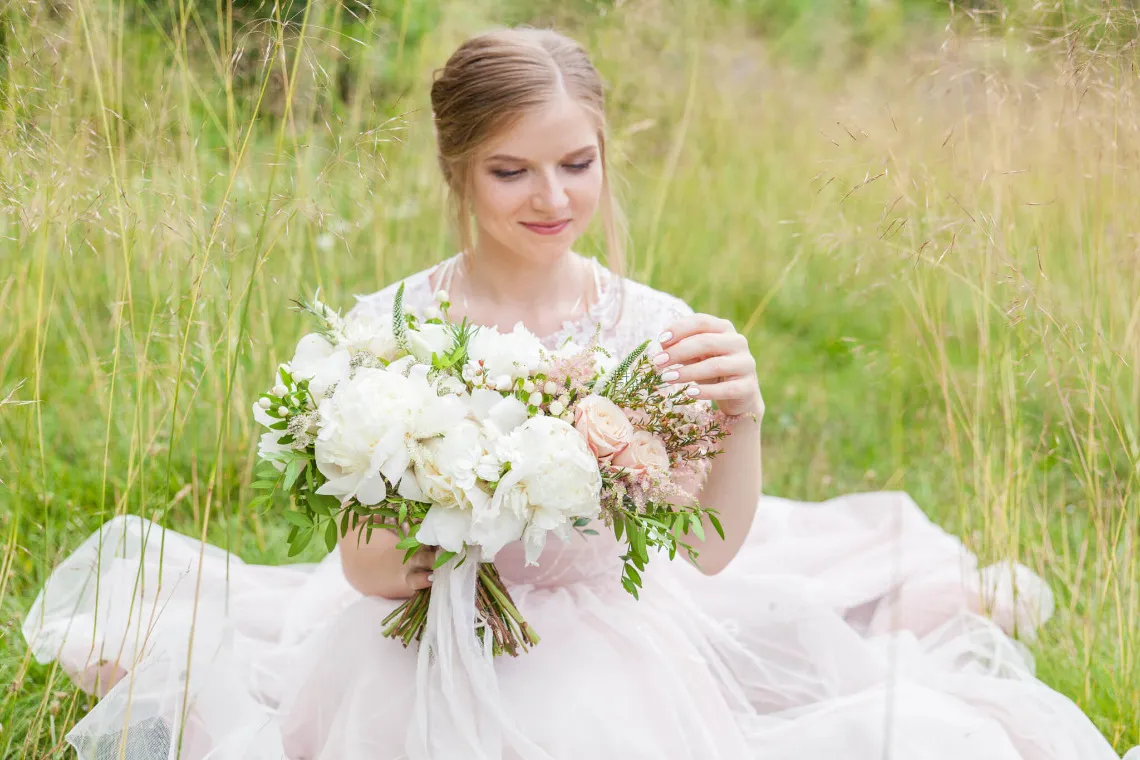 9025 bride romantic moments honeymoon