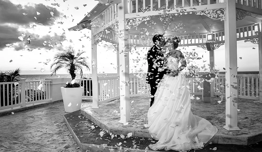 9100 cozumel honeymoon couple