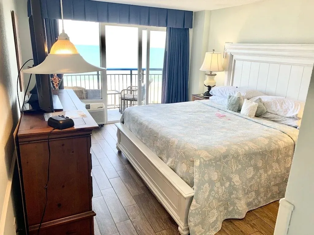 9103 phoenix honeymoon suite overview