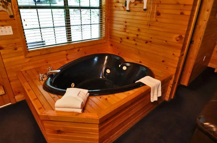 9115 cabin dining romantic