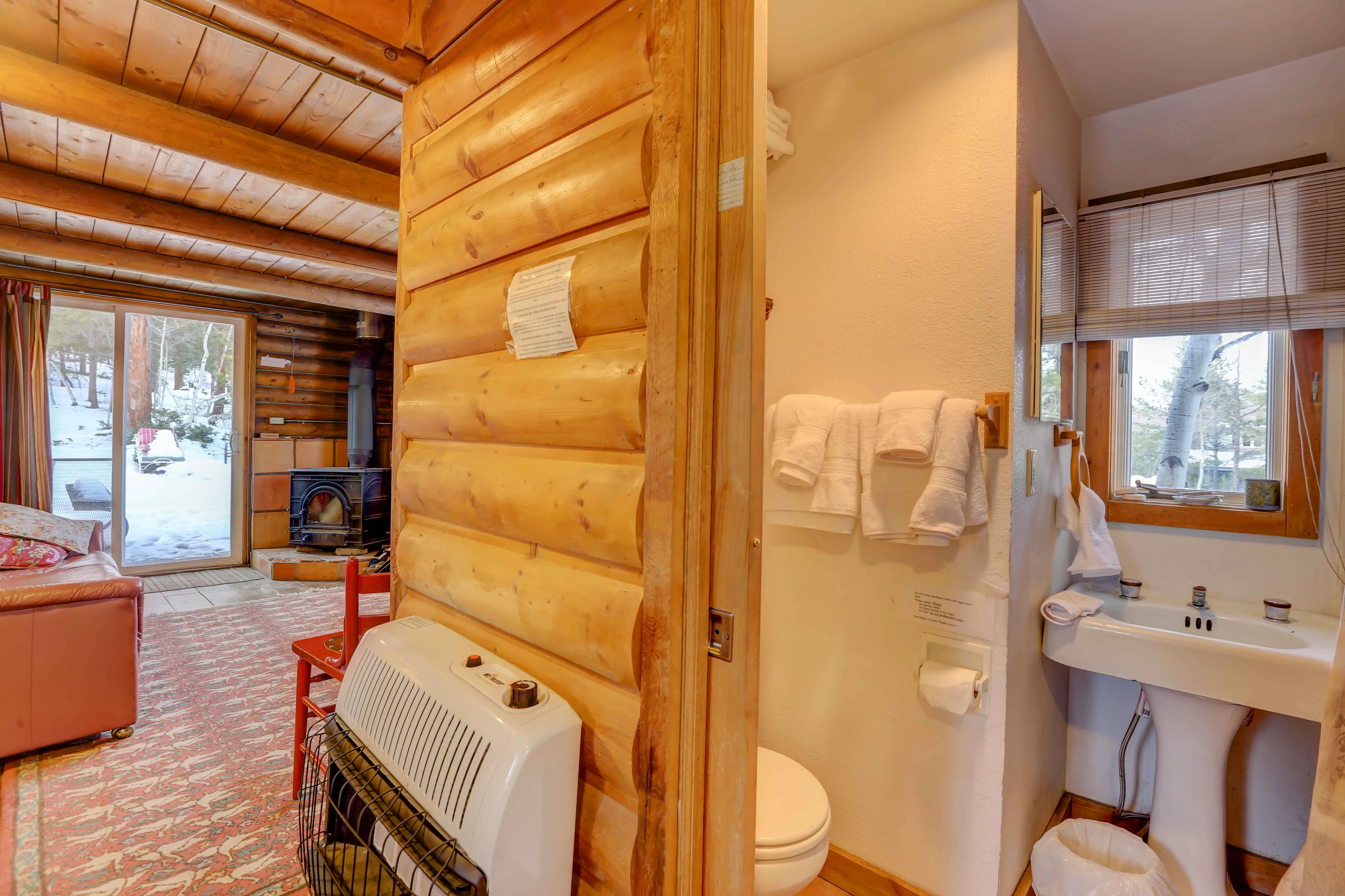 9115 romantic couple jacuzzi