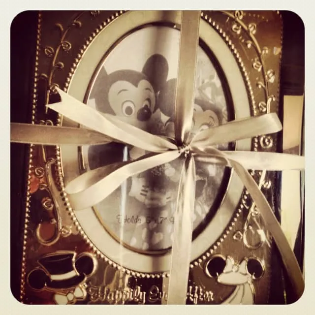 9128 disneyland hotel honeymoon suite dining