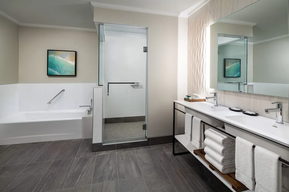 9230 maui resort pool