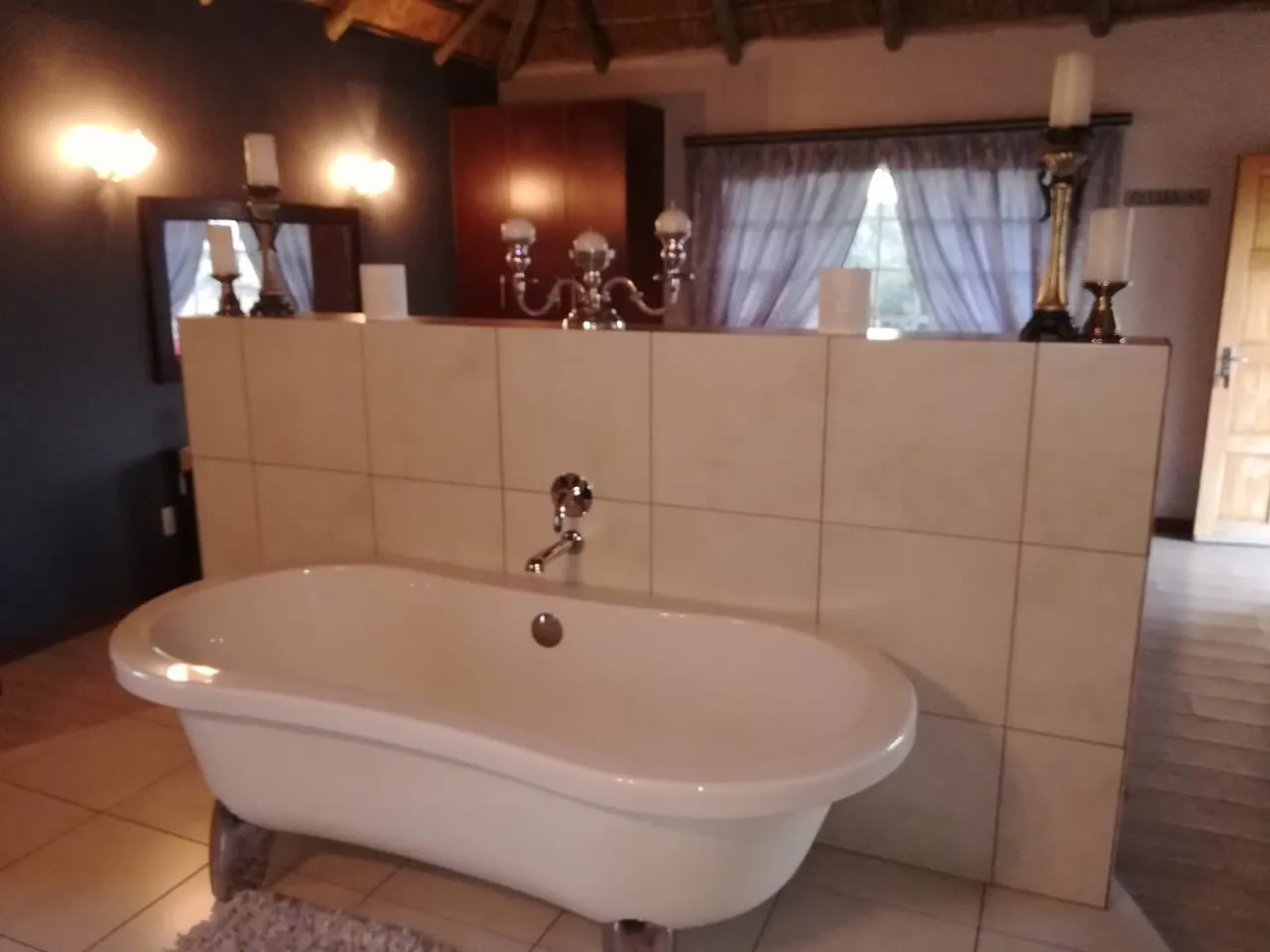 9238 raffles dubai suite