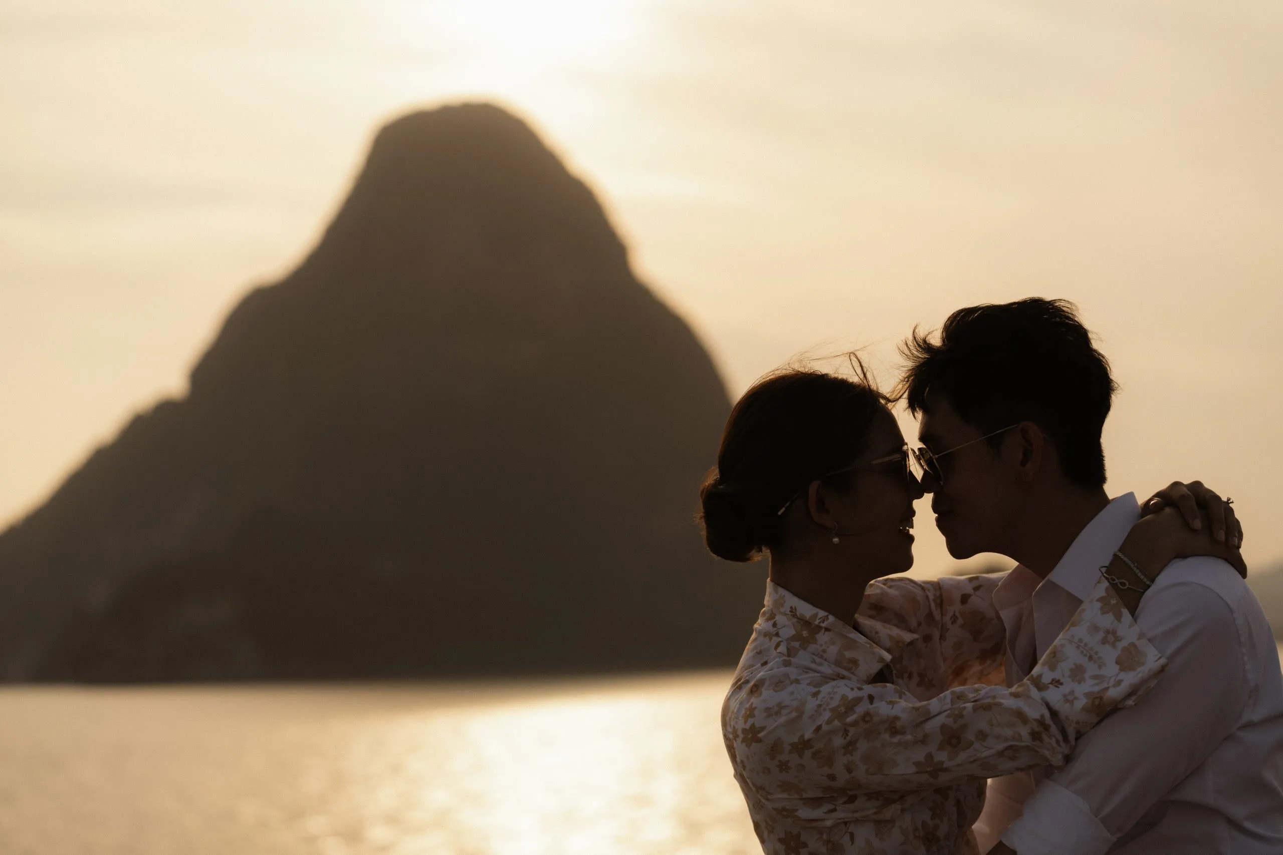 9258 honeymoon couple