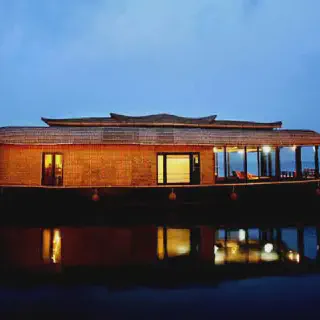 /img/9301-kerala-honeymoon-boat-house-7.webp