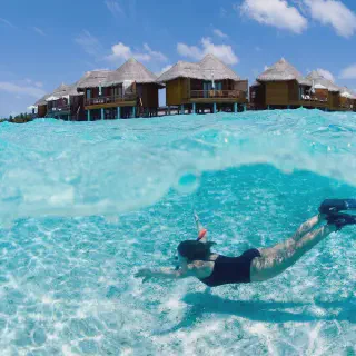 /img/9330-maldives-water-villa.webp