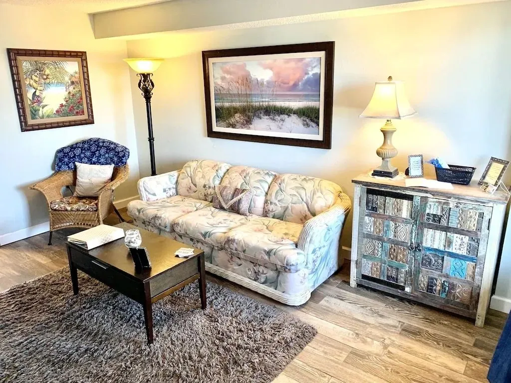 9331 atlanta honeymoon suite interior