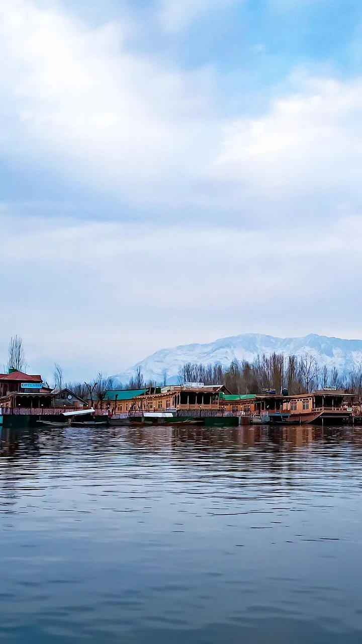 9353 kerala honeymoon